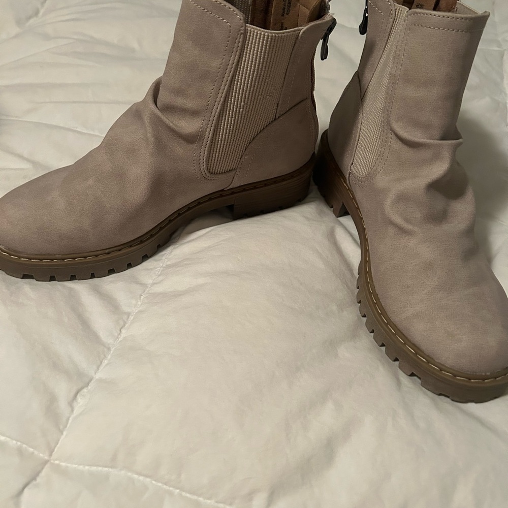 Blowfish Women's Cream Ankle Booties - Picture 4 of 6